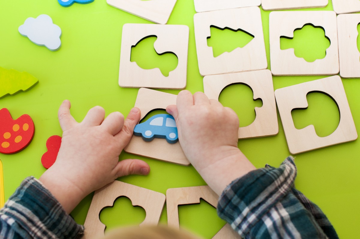 puzzle de logique pour les enfants. feuille de travail de