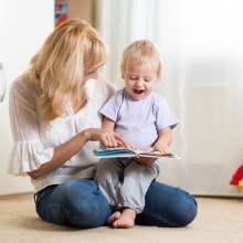 Passez plus de temps avec votre enfant pour l\'aider à apprendre à parler